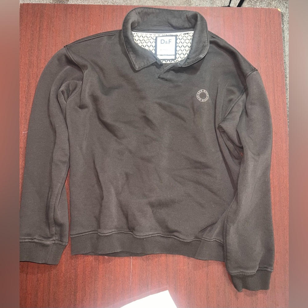 D&F Men's Black Collared Pullover Sweatshirt
